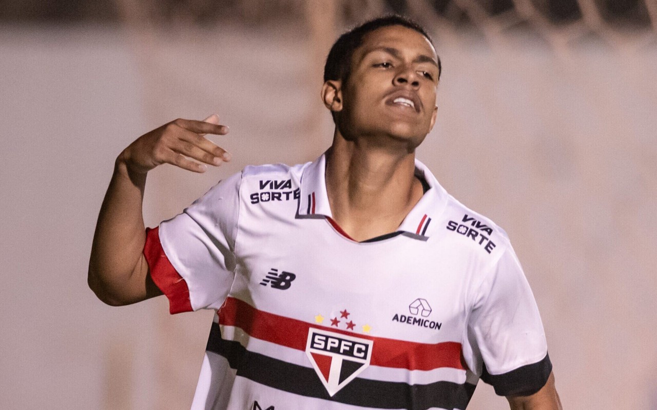 Ryan Francisco é visto com potencial de promessa (Foto: Guilherme Veiga/Saopaulofc.net)