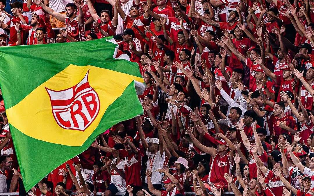 Torcida do CRB comemora classificação contra o Santos (Foto: Francisco Cedrim/ CRB)