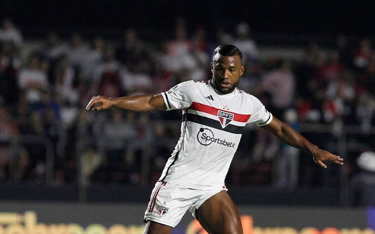 Luan pode ganhar espaço com Crespo (Foto: Rubens Chiri / saopaulofc)
