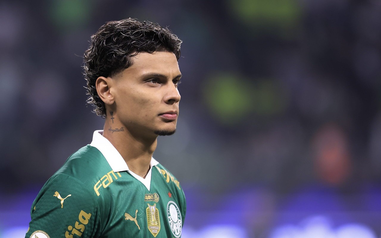 Richard Rios em ação pelo Palmeiras (Foto: Marcello Zambrana/AGIF)