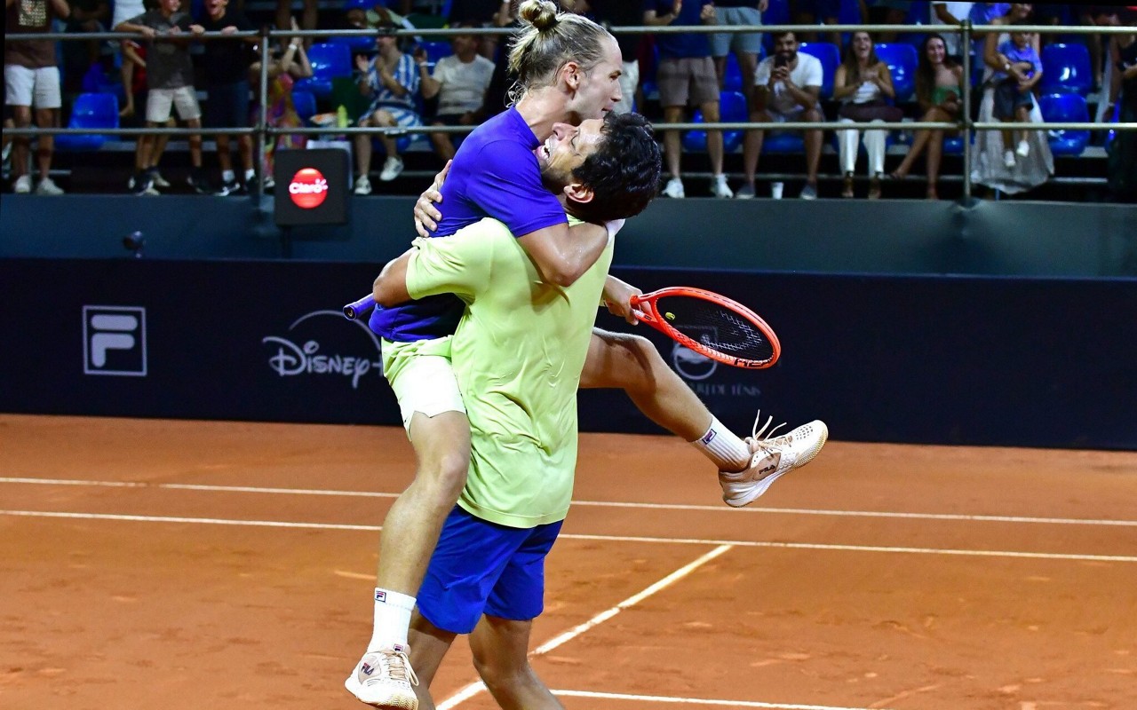 Rafael Matos e Marcelo Melo avançam à final (Foto: Fotojump)