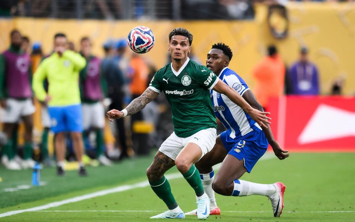 Richard Ríos, meio-campista do Palmeiras (Foto: Nicolo Campo/Alamy Live News)