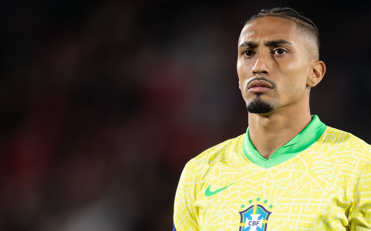 Raphinha foi titular na derrota do Brasil para a Argentina (Foto: Gil Gomes/AGIF)