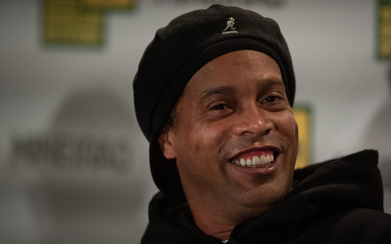 Ronaldinho Gaúcho está em Barcelona para ver nascimento de primeira neta (Foto: Marcelo Alvarenga/AGIF)