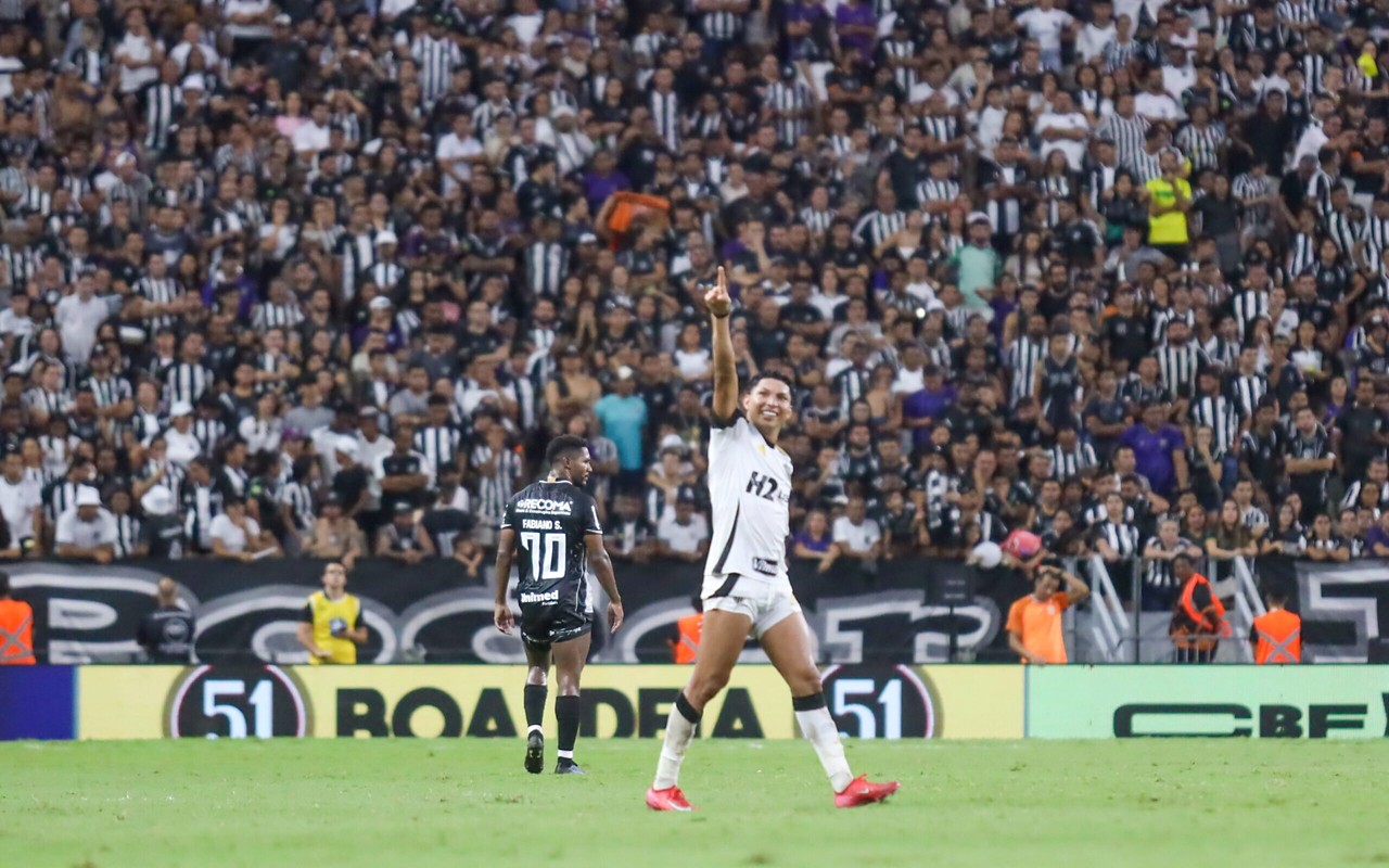 Rony comemora gol em Atlético-MG x Ceará (Lucas Emanuel/AGIF)