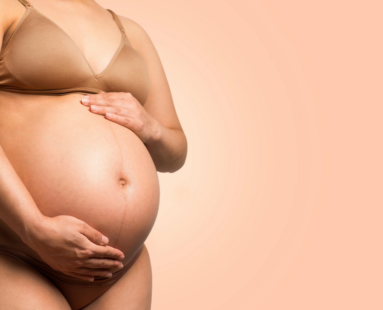 Transmissão vertical do HIV é aquela de mãe para filhos