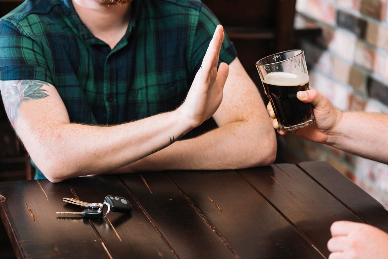 Em 2019, aproximadamente 12 pessoas morreram por hora no Brasil devido a causas relacionadas ao consumo de álcool