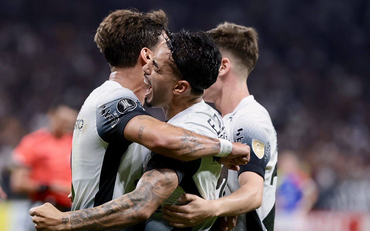 O Corinthians se classificou para a próxima fase da Libertadores (Foto: Marcello Zambrana/AGIF)