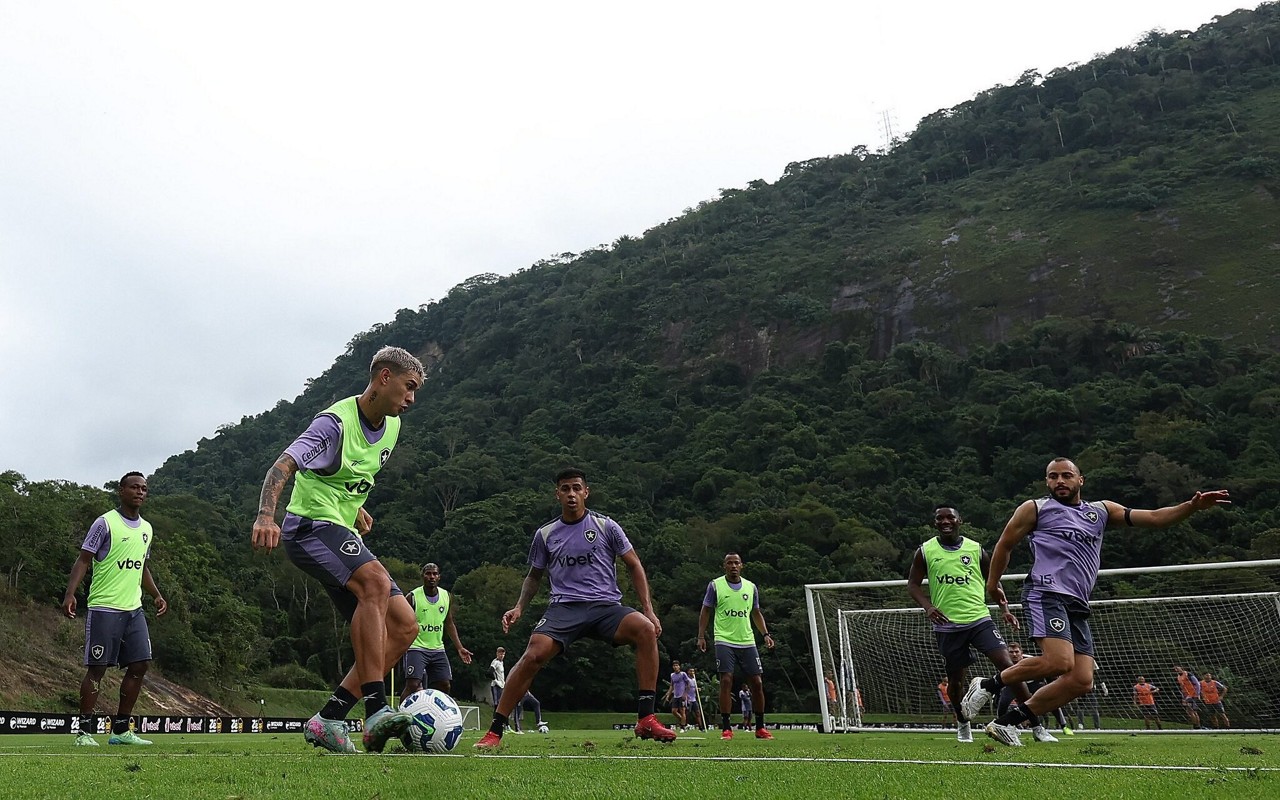 Botafogo durante treino no CT Lonier (Foto: Vítor Silva/Botafogo)