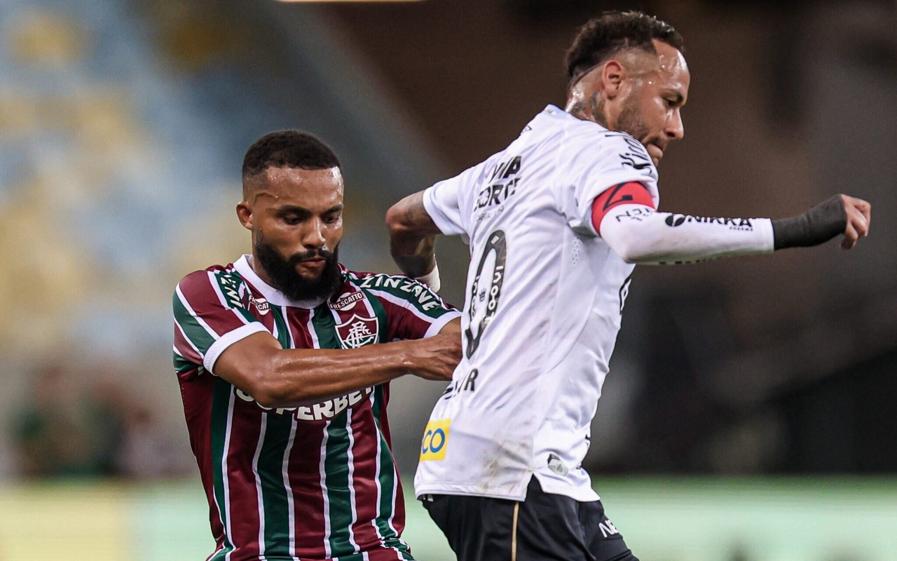 Samuel Xavier e Neymar protagonizaram duelo à parte (Foto: Lucas Merçon/Fluminense FC)
