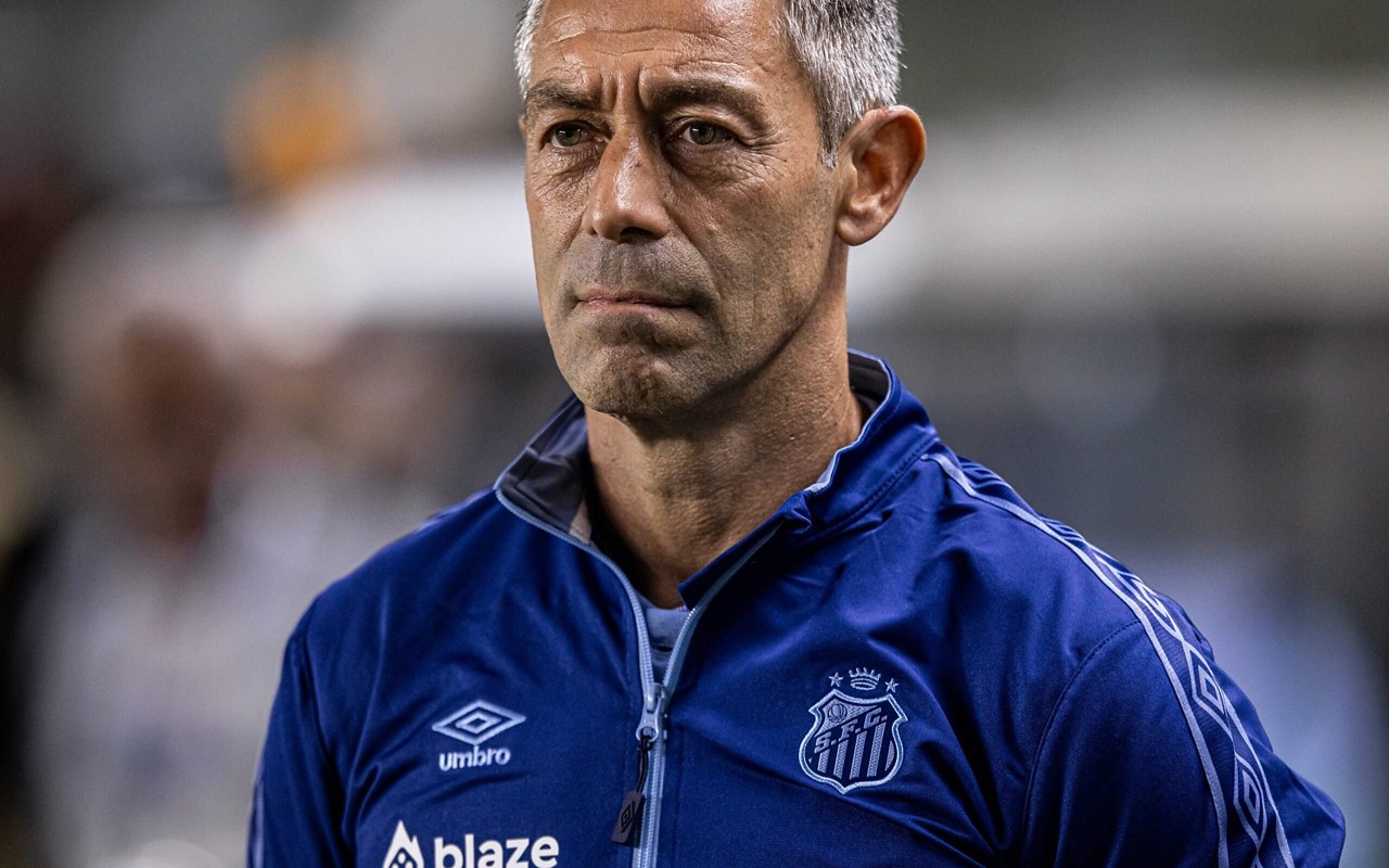 Pedro Caixinha tem passagens pelo Santos e Bragantino