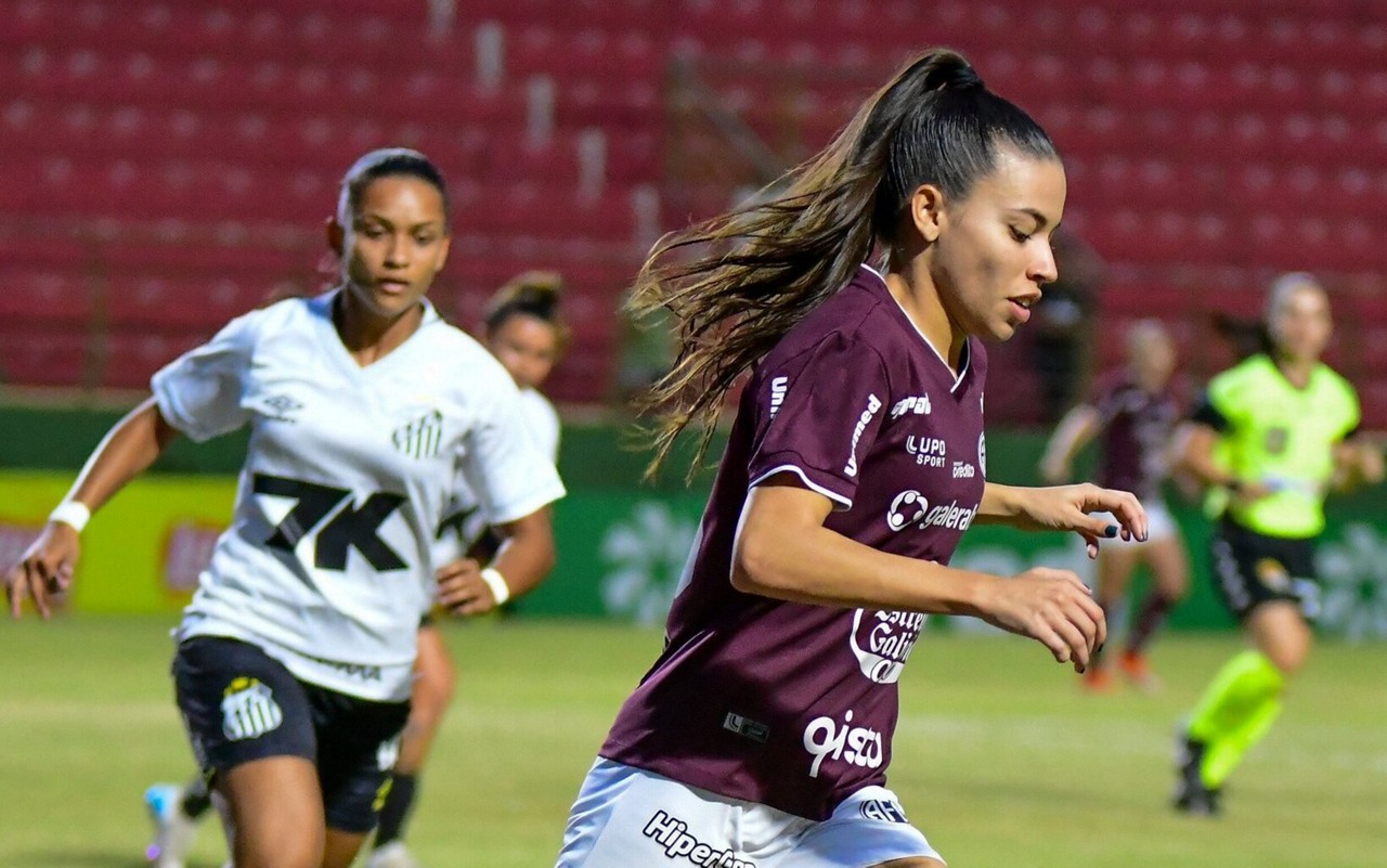 Ferroviária e Santos empataram por 1 a 1 nesta quinta-feira (5).