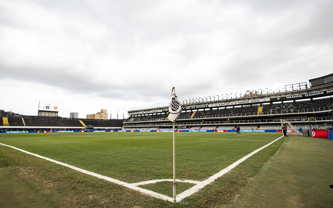 Vila Belmiro está próxima de modernização com acordo do Santos com a WTorre. (Foto: Abner Dourado/AGIF)