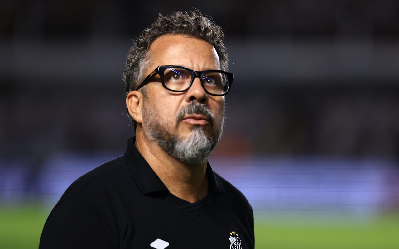 Cléber Xavier assinou contrato com o Santos até o fim deste ano. (Foto: Divulgação/ Santos FC)