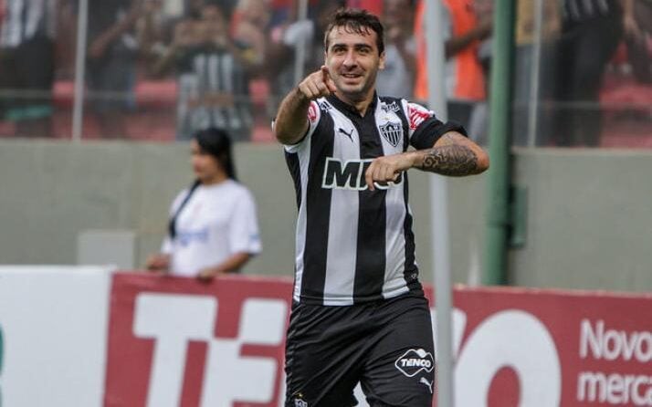 Lucas Pratto comemora gol da virada do Atlético-MG sobre o São Paulo, no Brasileirão 2016. (Foto: Atlético-MG)