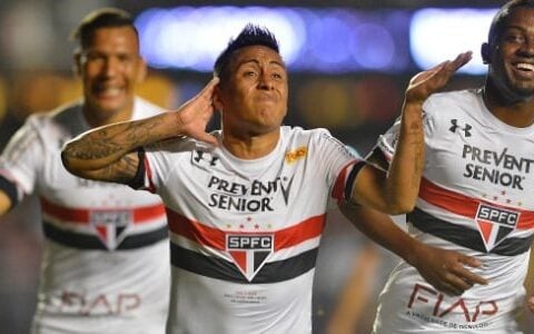 Em 2016, Cueva dá show, quebra tabu e lidera goleada do São Paulo sobre o Corinthians por 4 a 0 no Morumbi. (Foto: São Paulo FC)
