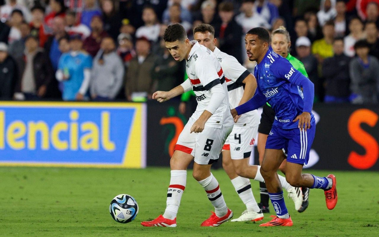 Oscar entrou durante o segundo tempo contra o Cruzeiro no primeiro jogo do FC Series
