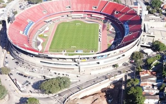 Obras são voltadas para canalização de córrego (Foto: Reprodução/ Instagram/ juliocasares_sp)