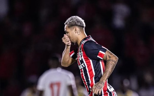 Matheus Alves renovou com o São Paulo