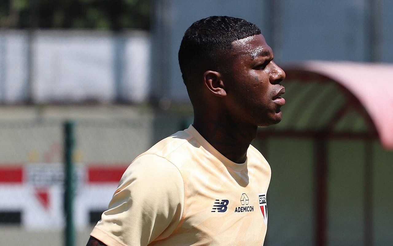 Arboleda se lesionou em agosto (Foto: Divulgação/ São Paulo FC)
