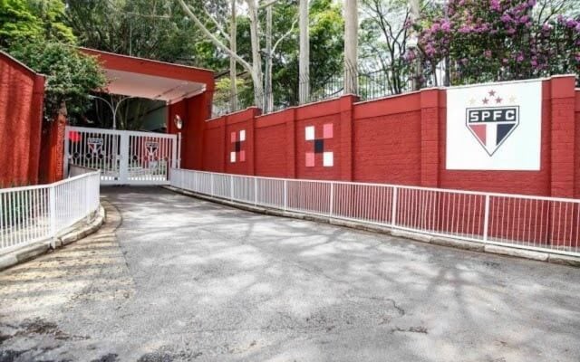 Zagueiro passa por reabilitação no São Paulo