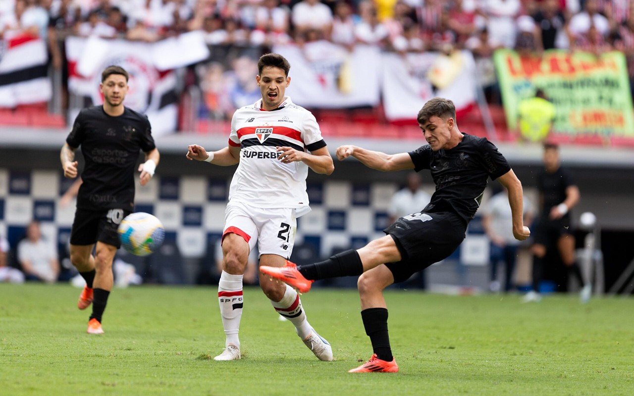 São Paulo volta a jogar em Brasília; último confronto foi uma vitória por 3 x 1 no Clássico Majestoso