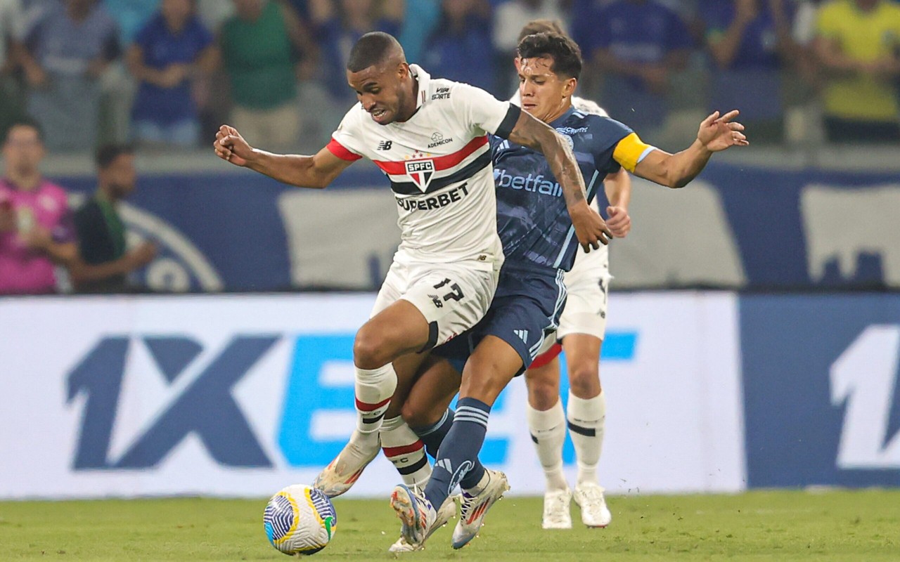 São Paulo e Cruzeiro têm histórico de grandes confrontos pelo Brasileirão. (Foto: Gilson Lobo/AGIF)
