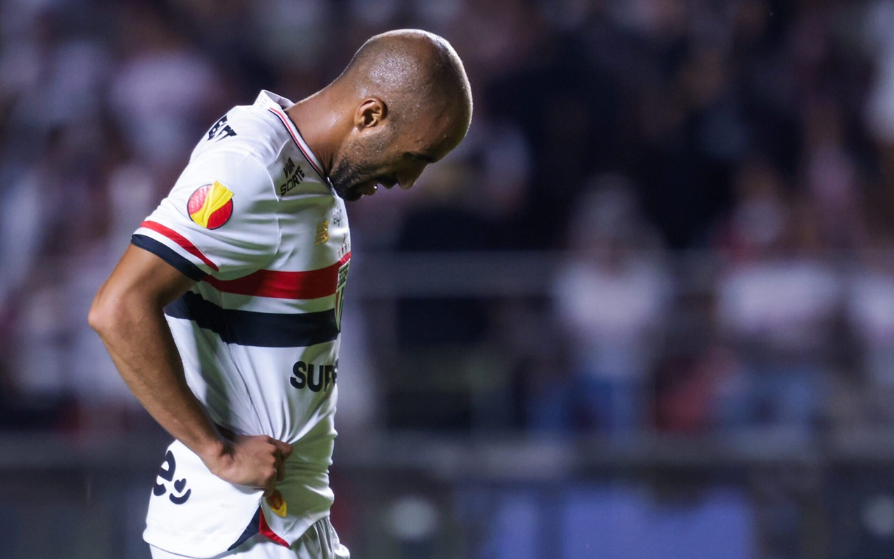 Lucas Moura ainda não tem prazo de retorno (Foto: Marcello Zambrana/AGIF)