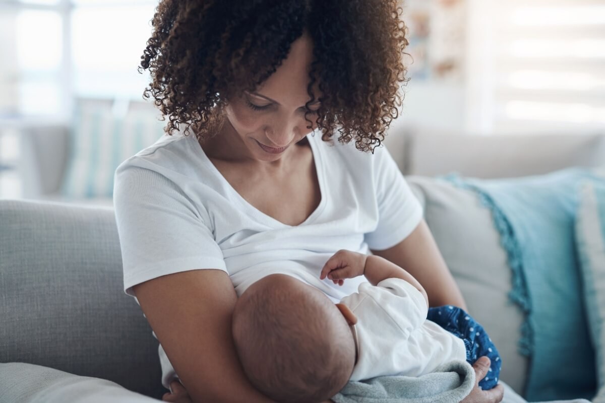 A anquiloglossia pode dificultar a amamentação