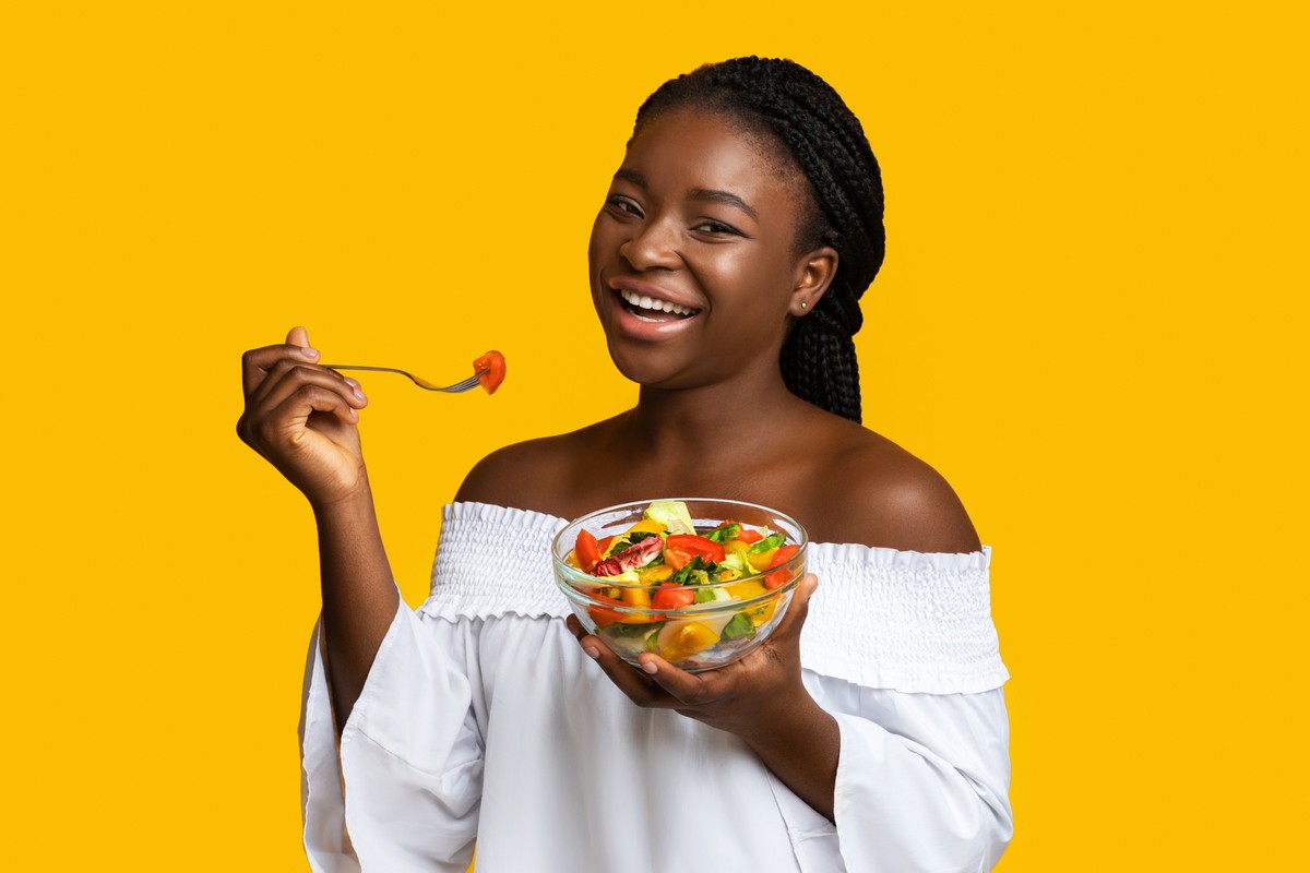 Alimentação balanceada ajuda a manter o bem-estar do corpo