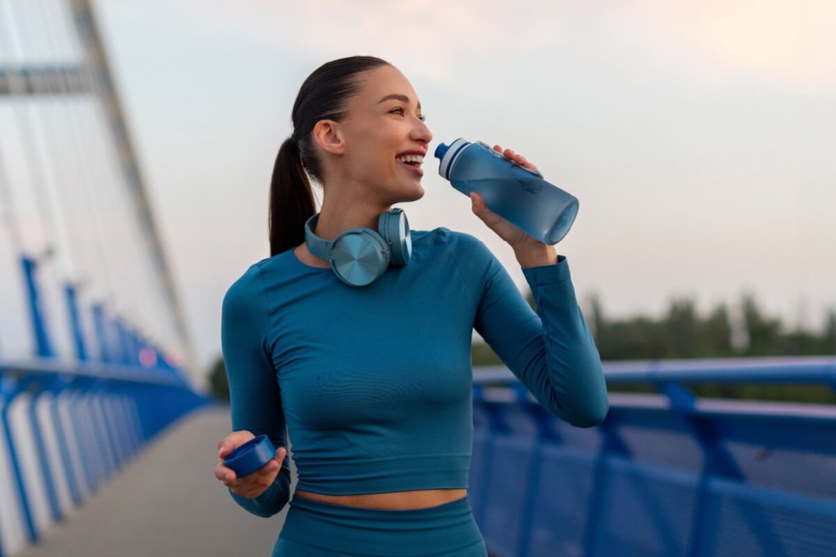 Beber mais água durante o inverno preserva a saúde e o bem-estar do corpo
