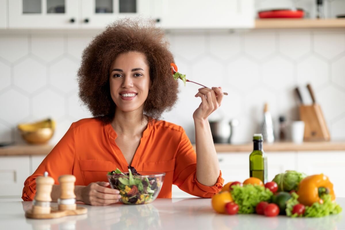 Certos alimentos podem contribuir para a saúde da mulher após os 40 anos