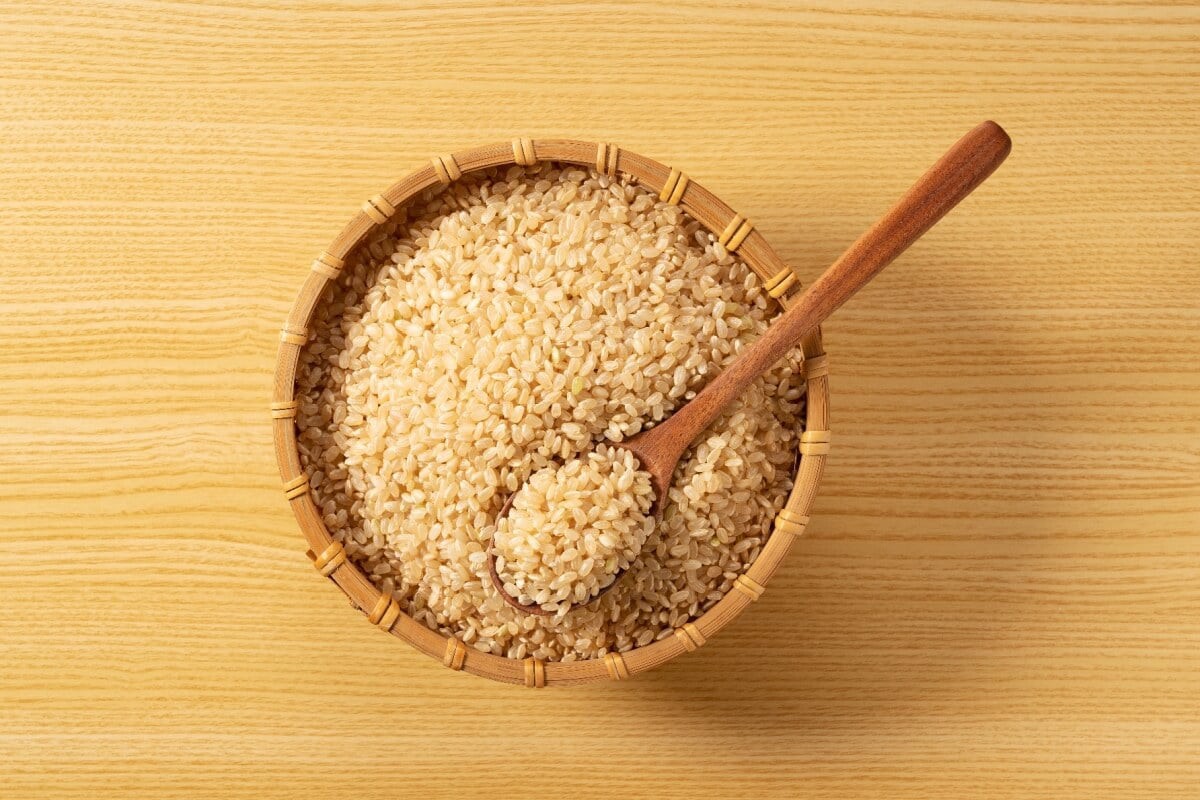 O arroz integral oferece diversos benefícios à saúde