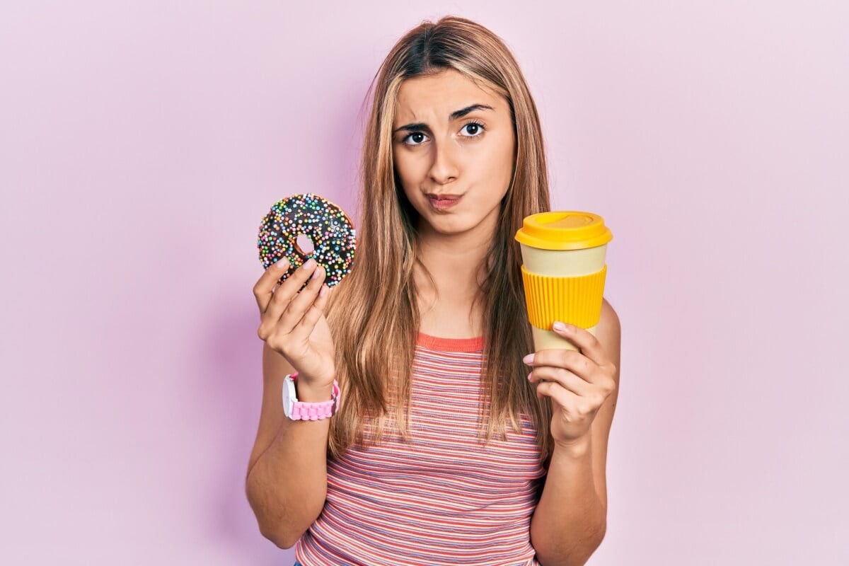 O consumo excessivo de açúcar e cafeína pode afetar o desempenho do cérebro