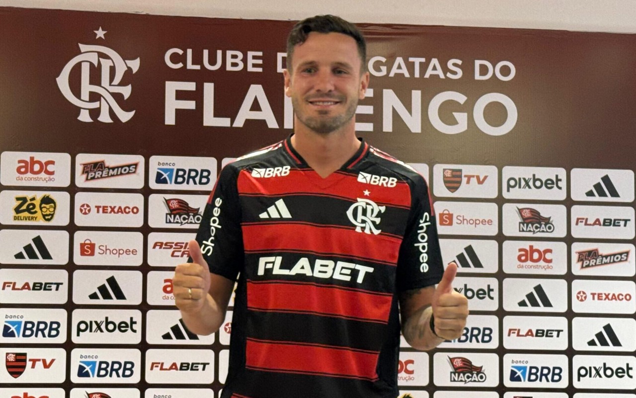 Saúl em sua apresentação oficial no Flamengo (Foto Maurício Luz/Lance!)