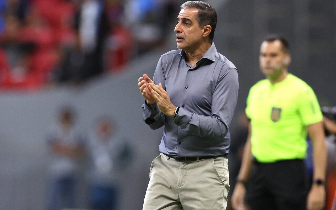 Renato Paiva, técnico do Botafogo, durante jogo com o Capital-DF (Foto: Vitor Silva/Botafogo)