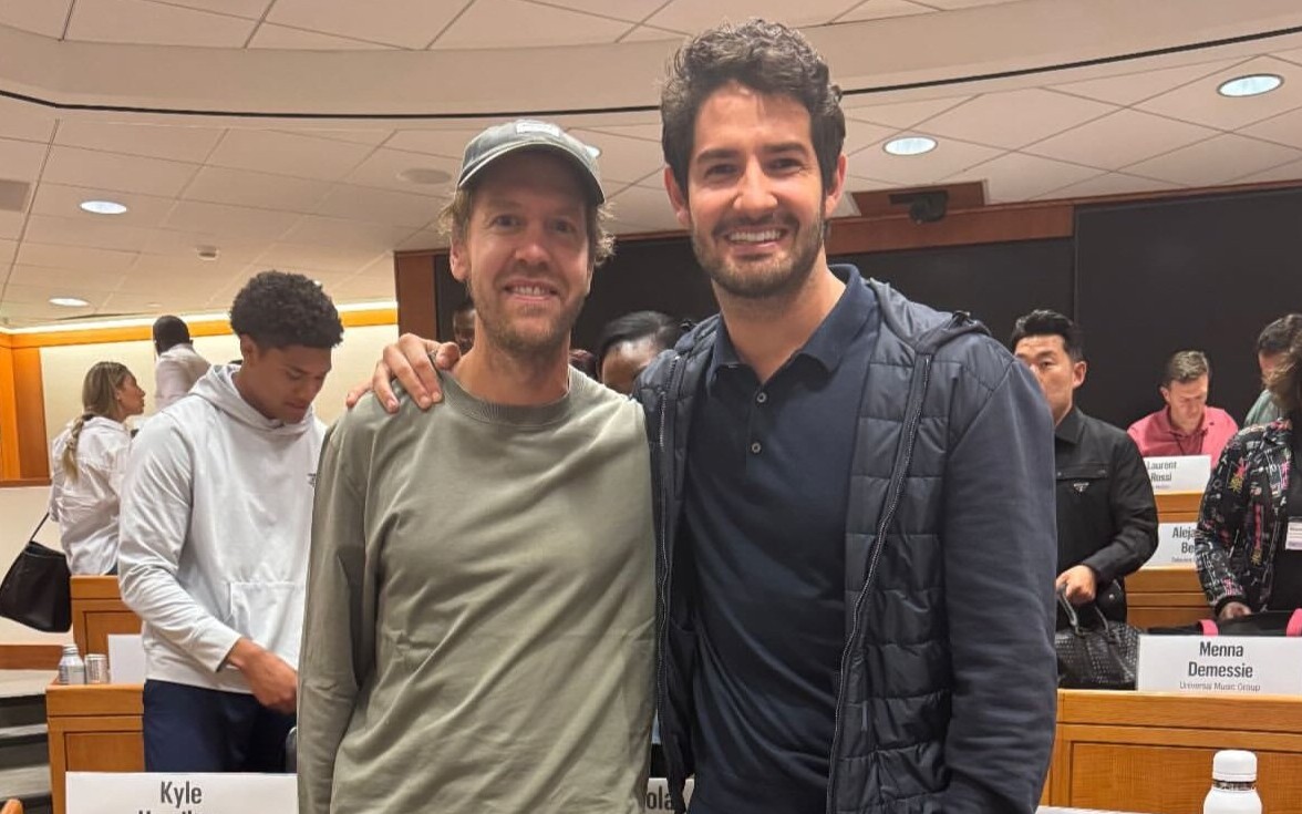 Sebastian Vettel e Alexandre Pato em Harvard (Foto: Reprodução/X)
