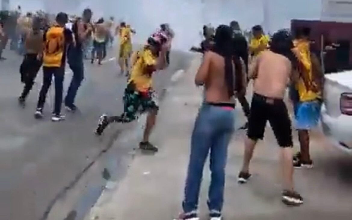 Confusão entre Santa Cruz e Sport no último sábado (Foto: Reprodução)