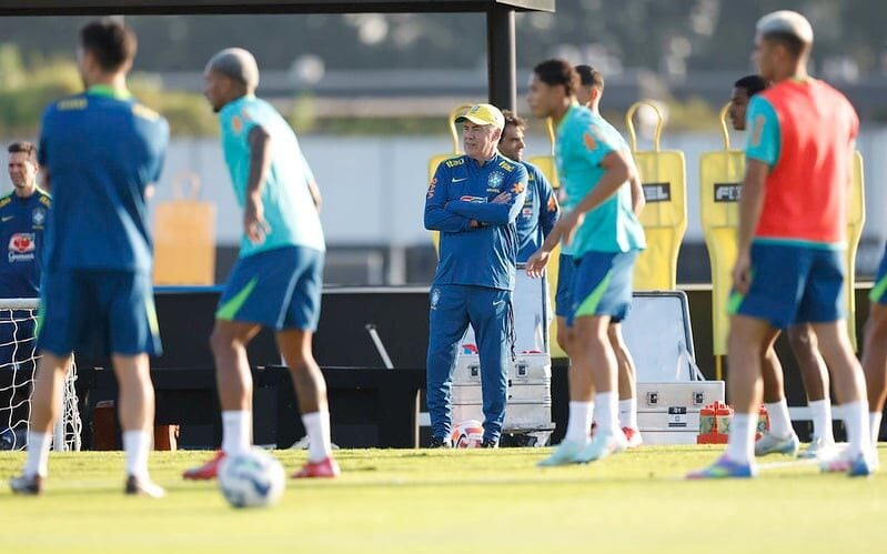 No primeiro treino com a Seleção Brasileira, Ancelotti contou com 18 dos 25 convocados. (Foto: Rafael Ribeiro/ CBF)