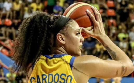 A pivô Kamilla Cardoso é a principal jogadora da Seleção Brasileira Feminina de Basquete. (Foto: Divulgação/ CBB)