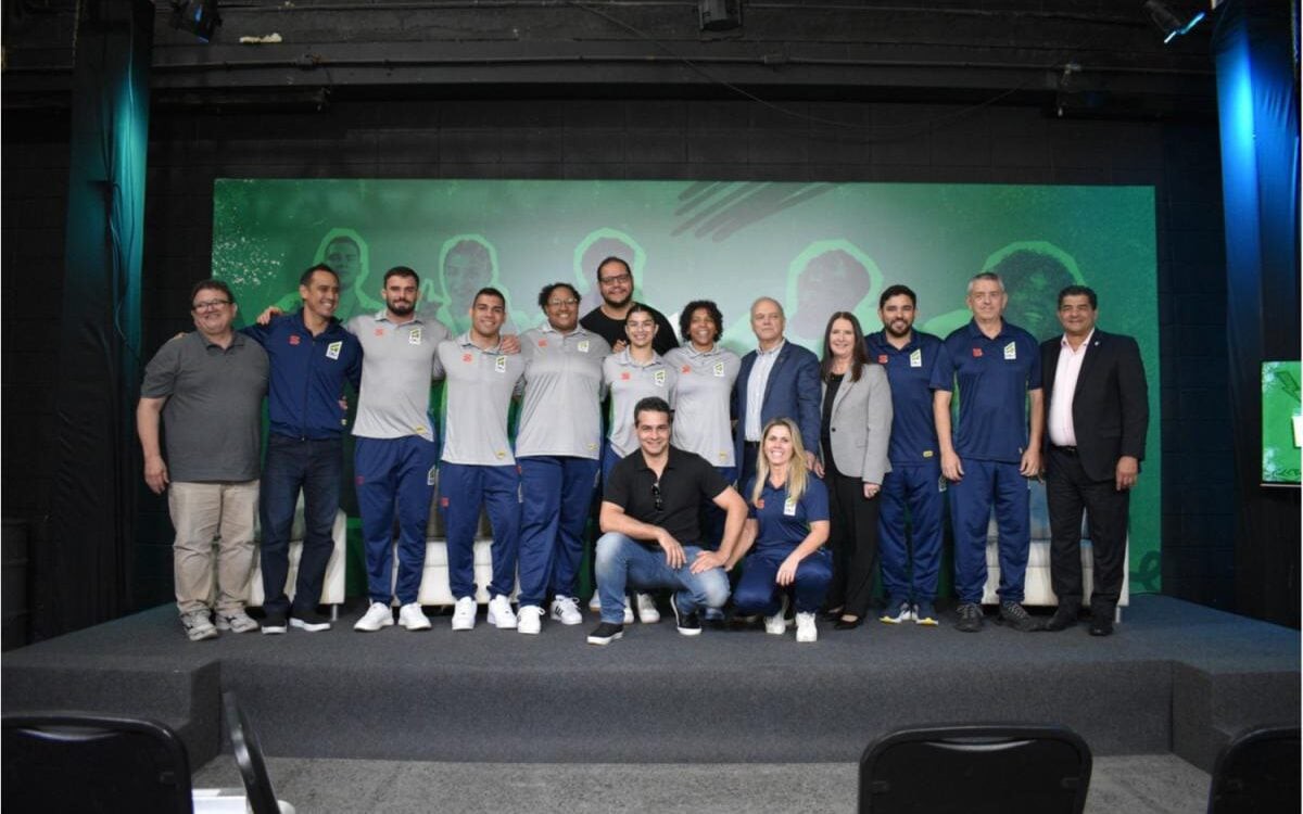 Atletas da seleção feminina e masculina se reuniram em evento da CBJ (Foto: Kassyo Pantoja/Agência EA)