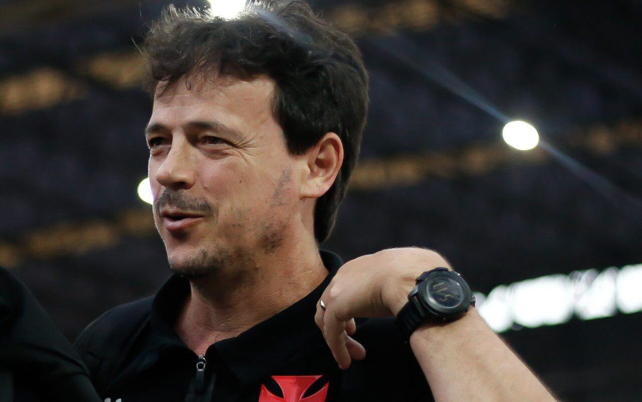 Diniz fará o primeiro clássico na volta ao Vasco (Foto: Matheus Lima/Vasco)