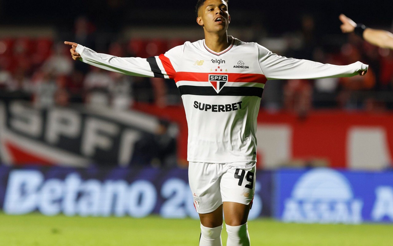 Ryan Francisco está entre os jogadores que escolheram "descer" durante recesso (Foto: Divulgação / São Paulo FC)