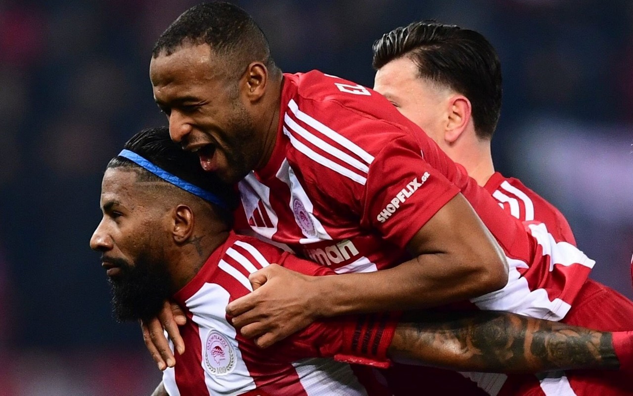 Rodinei comemora gol pelo Olympiacos (Foto: Divulgação / Olympiacos FC)
