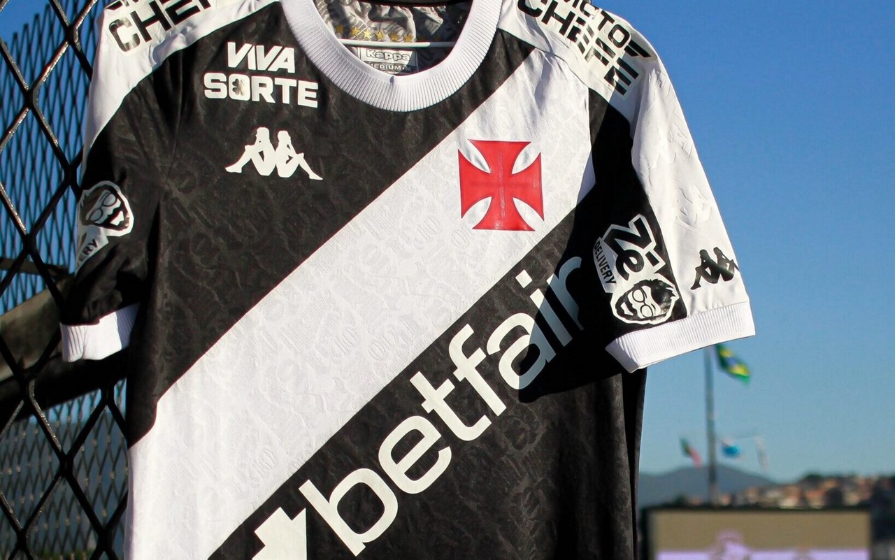 Contra o Fortaleza, Diniz conquistou a primeira vitória na volta ao Vasco (Foto: Matheus Lima/Vasco)