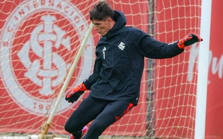 Sergio Rochet, goleiro do Internacional, volta aos treinos (Foto: Ricardo Duarte/SC Internacional)