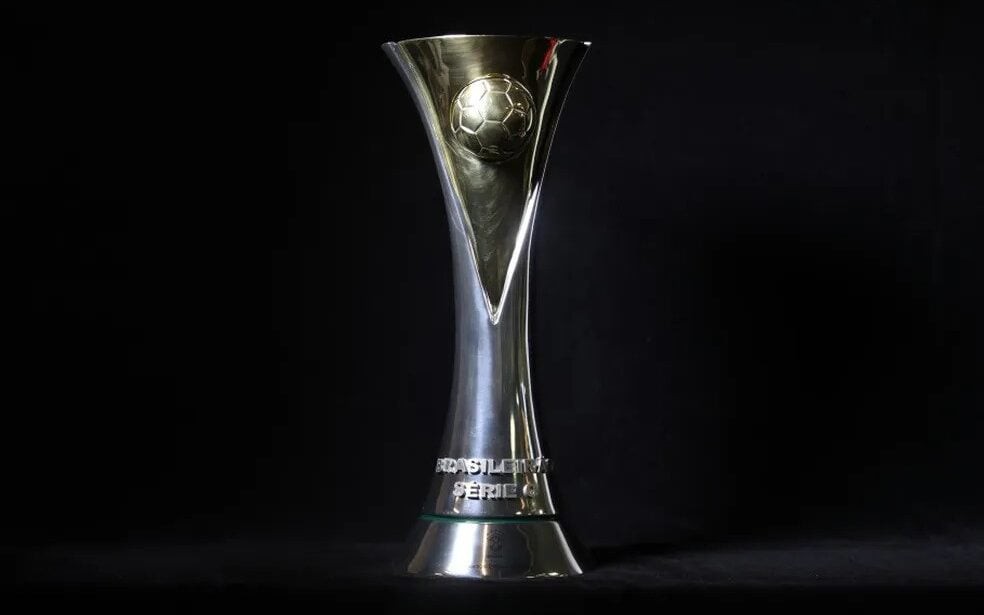 Times históricos e emergentes disputam a Série C, sonhando com a elite do futebol nacional. (Foto: CBF)