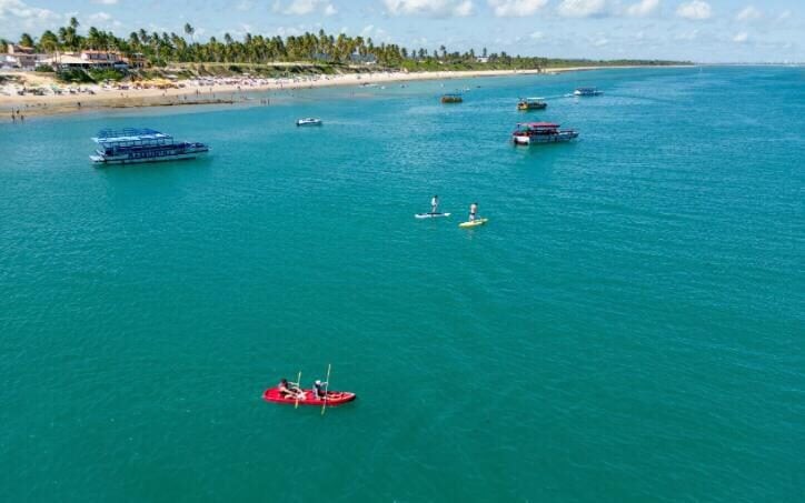 Praia do Francês se destaca com águas cristalinas e opções de lazer (Foto: Thiago Sampaio/Agência Alagoas)