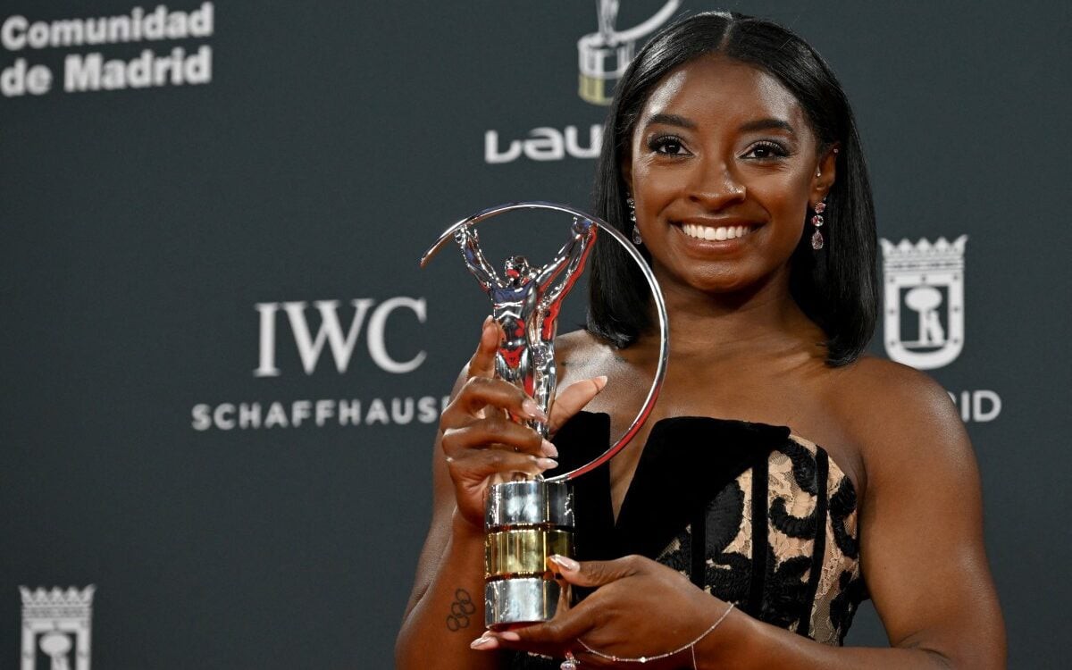 Simone Biles foi eleita Atleta do Ano (Foto: JAVIER SORIANO / AFP)