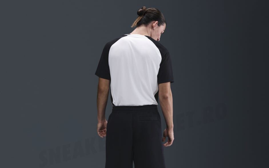 Imagem das costas da suposta nova camisa do Corinthians para a temporada 2025 (Créditos: Reprodução/Sneaker Market RO)